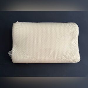 [NWT] Tempur-Pedic Neck Pillow in Medium